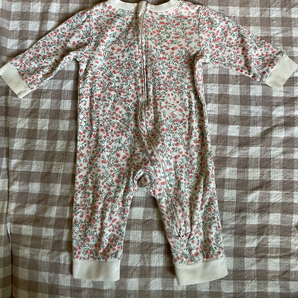Floral sleep&play onesie